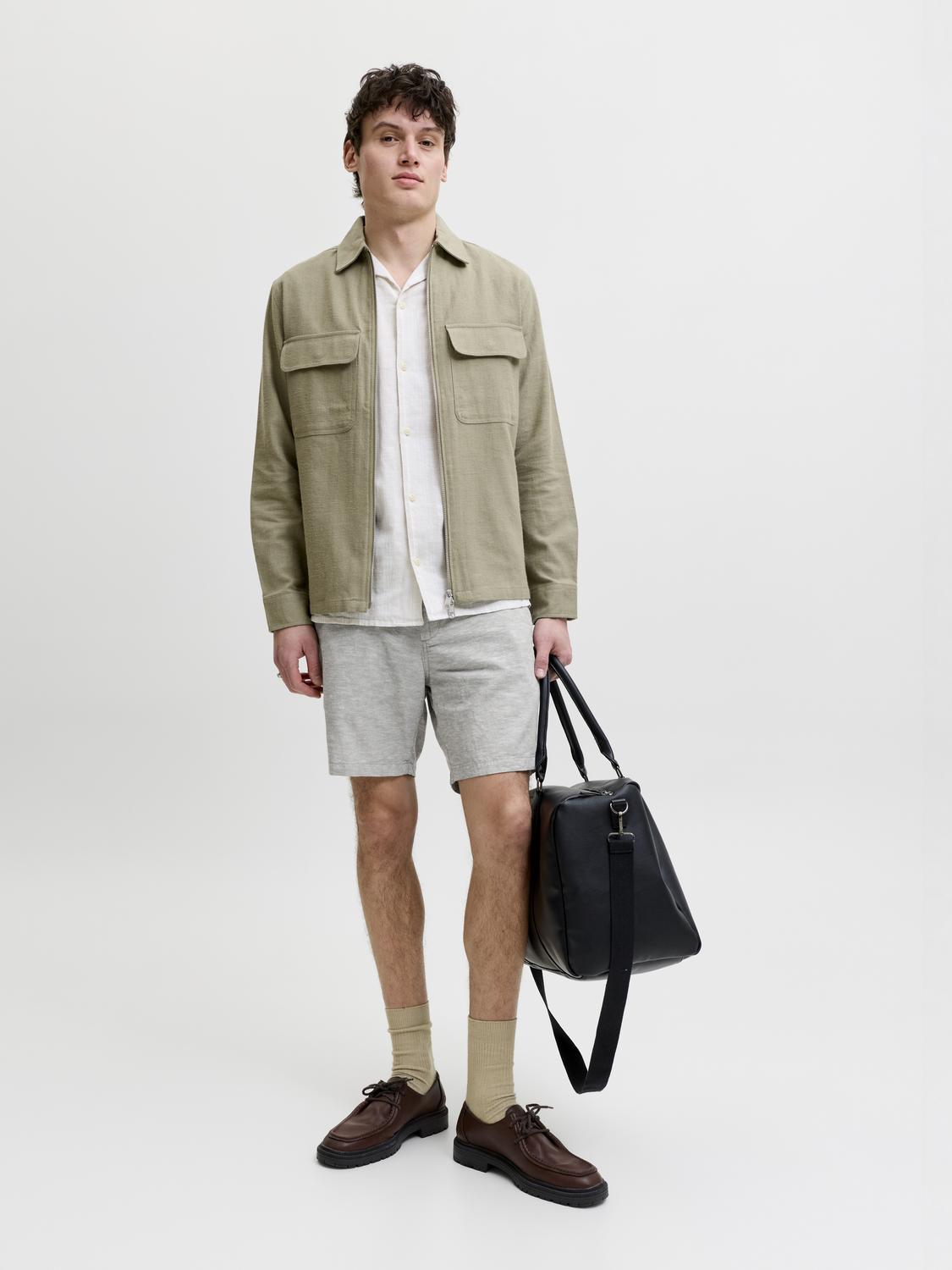 model_shot-front_full